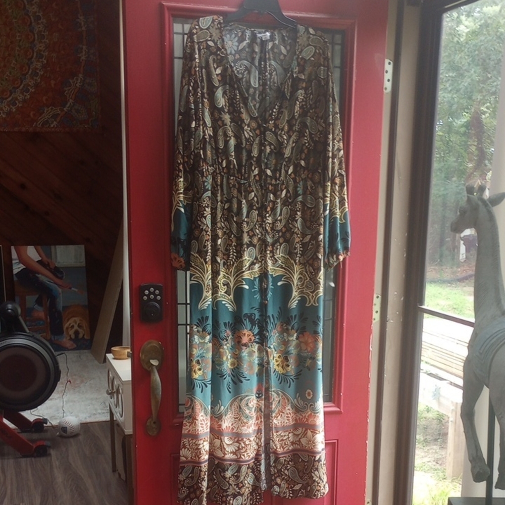 ONEIL Bohemian Maxi Dress with Paisley Print